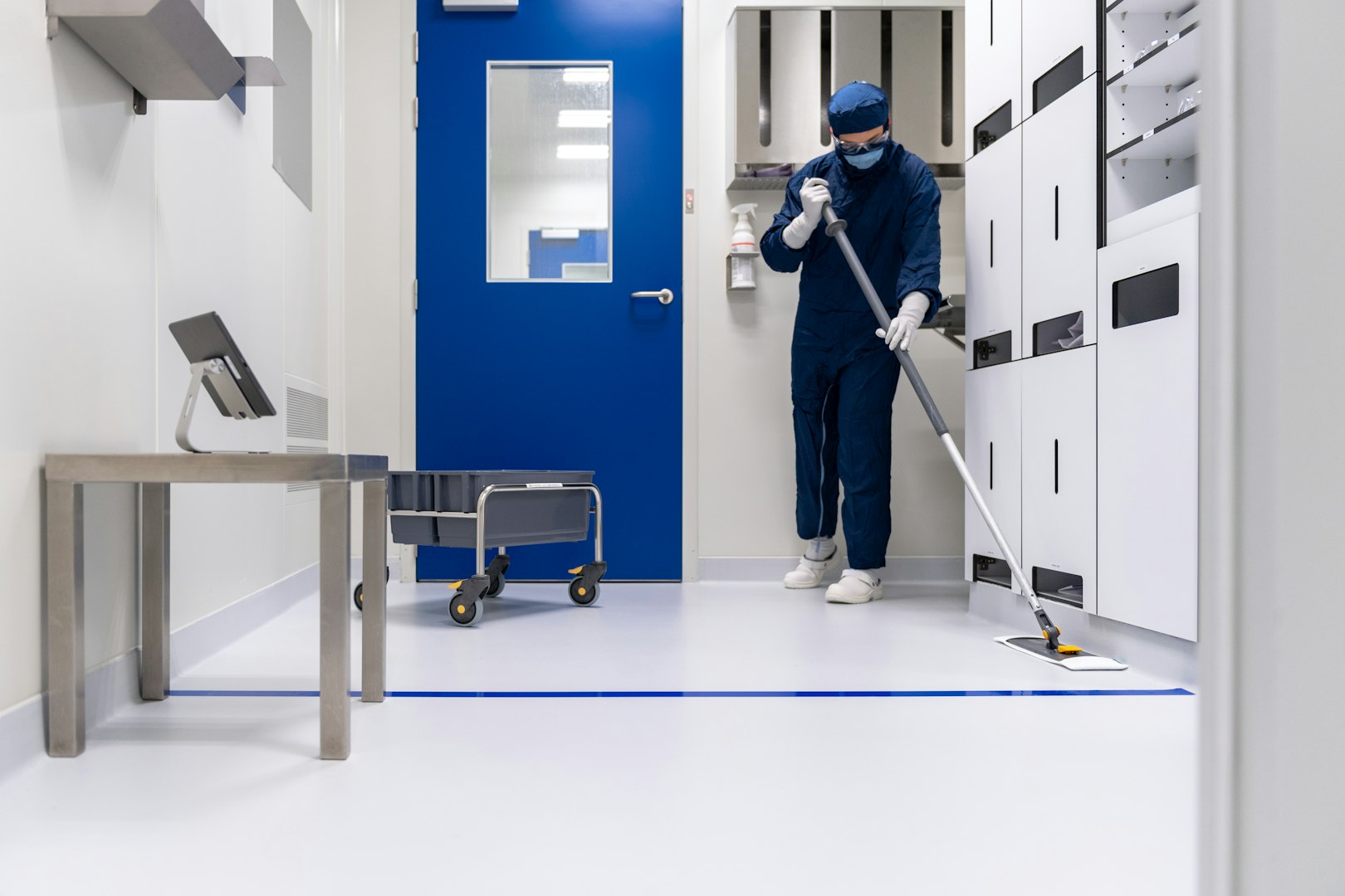 Office cleaning, Commercial cleaning